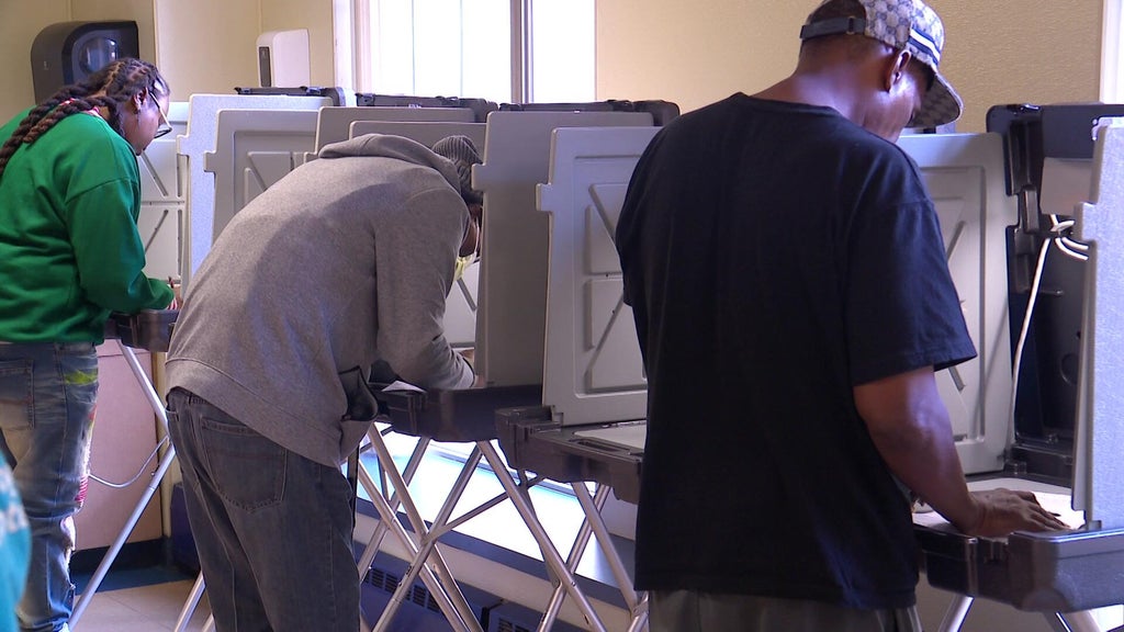 Catholic Charities helps Minnesota's unhoused vote ahead of midterms — WCCO / CBS Minnesota, Waconia Sports news
