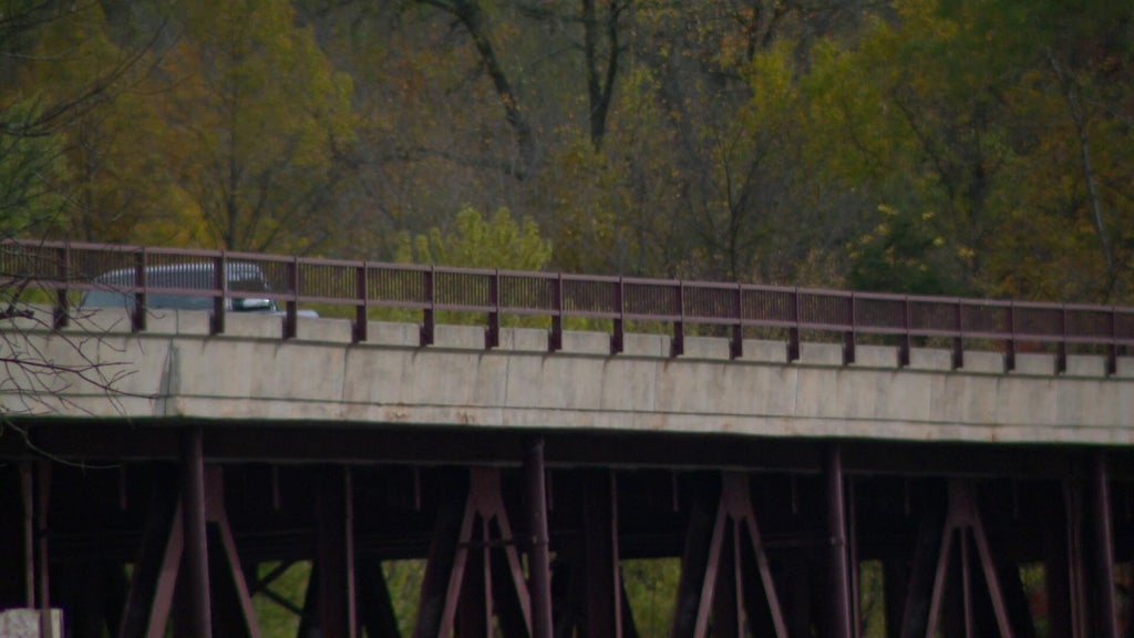 Businesses near Osceola brace as Highway 243 bridge set to close — WCCO / CBS Minnesota, Waconia Business news