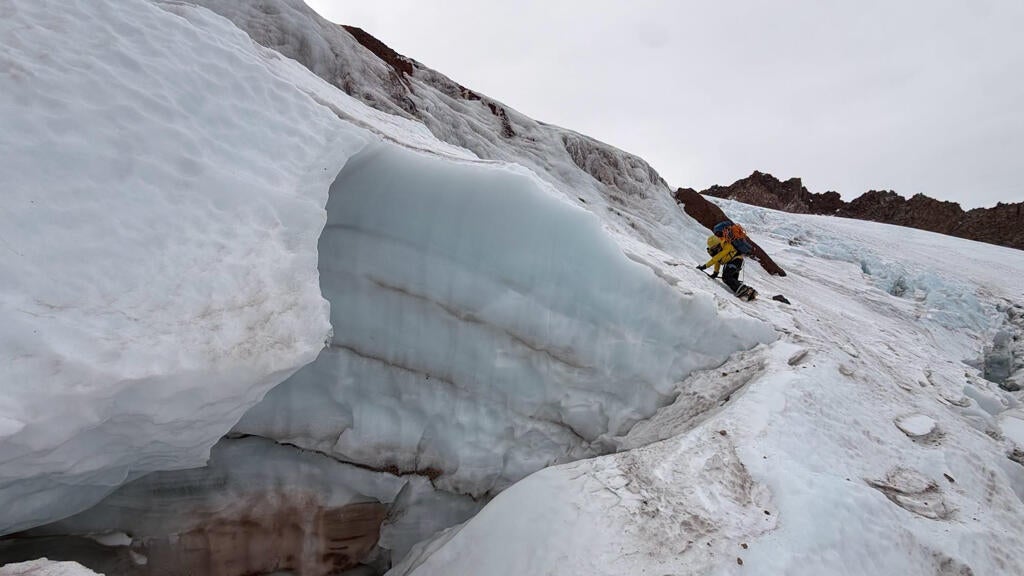 Florida man injured climbing California's Mount Shasta rescued after 2 nights in freezing temps — CBS Bay Area (KPIX), Waconia Health news