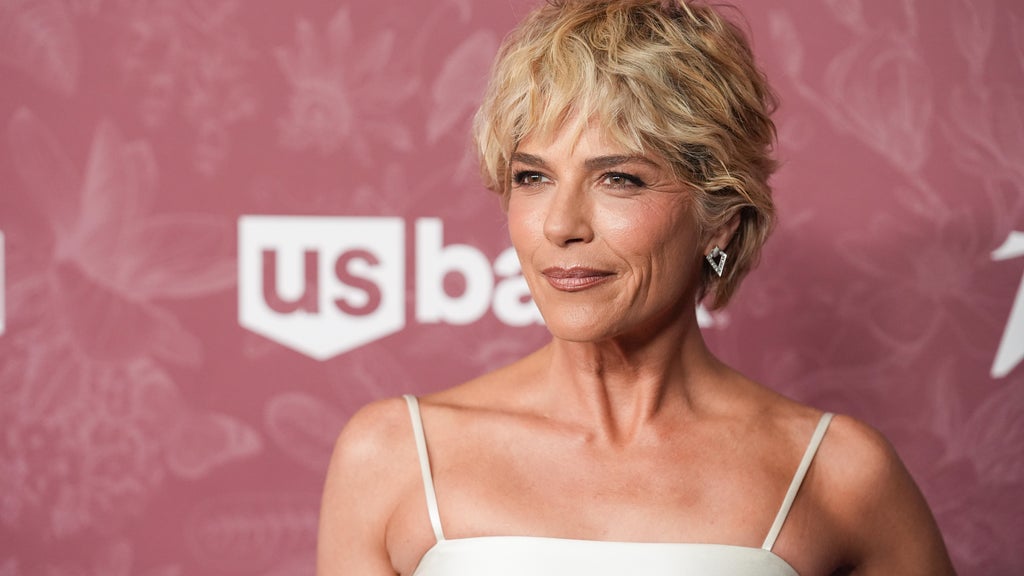 Actress Selma Blair arraigned following arrest for incident related to flight from LAX to JFK — WCCO / CBS Minnesota, Waconia Health news