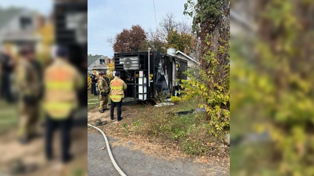 3 adults hospitalized after fire at food truck on St. Paul's east side — WCCO / CBS Minnesota, Waconia Dining news