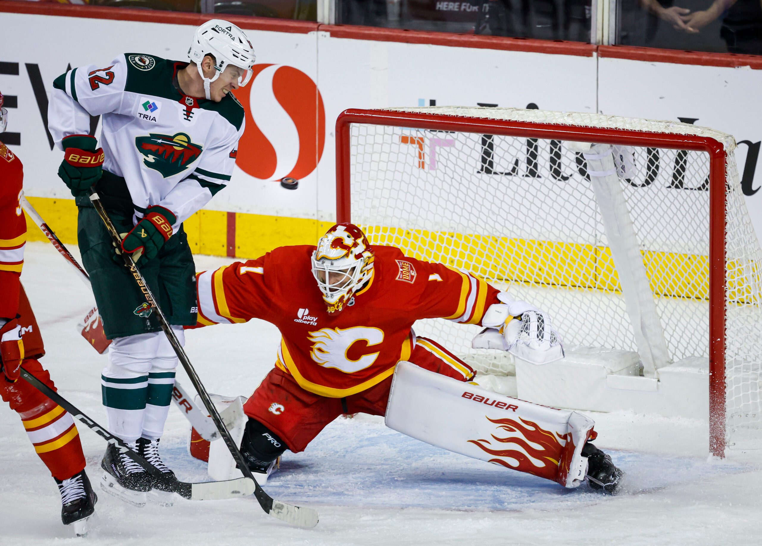 Cooley makes 36 saves in the Flames’ 2-1 victory over the Wild — KSTP 5, Waconia Sports news