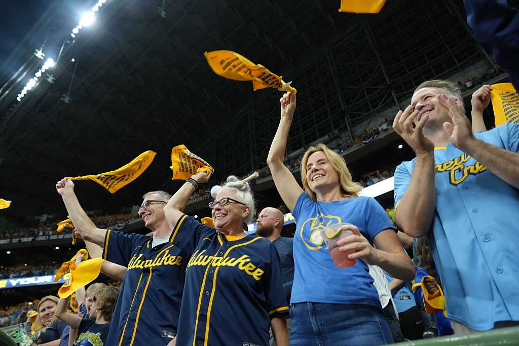 Where to cheer on the Brewers at World Series watch parties across SE Wisconsin — WISN 12 Milwaukee