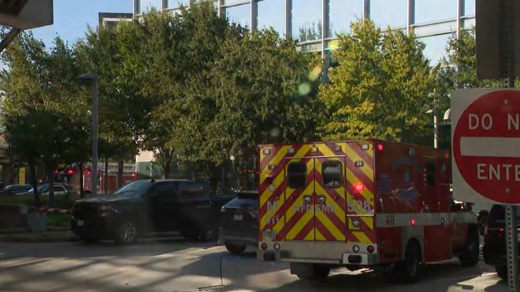 Envelope with suspicious powder sent to Sen. Ted Cruz's Houston office, sources say — KENS 5 (San Antonio), Waconia Business news