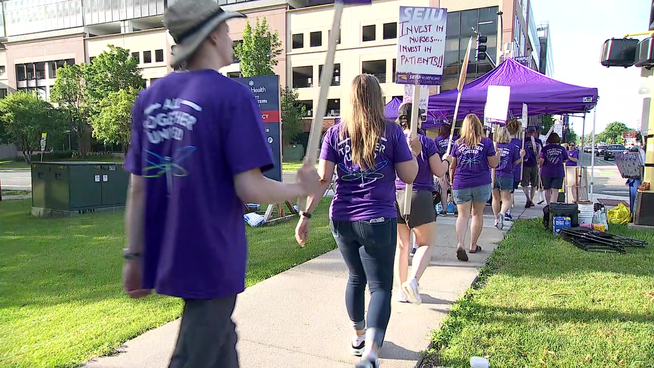 Allina hospice nurses announce tentative agreement for first union contract — FOX 9, Waconia Health news
